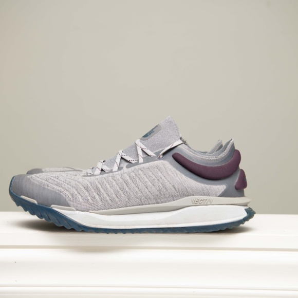 North Face Men's Sz 14 VECTIV Escape Knit Trail Running Shoes Gray / White - Picture 5 of 8